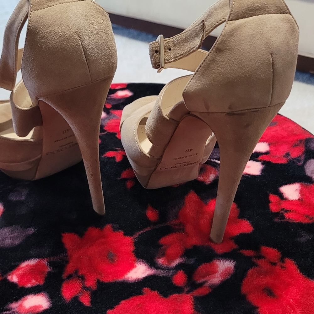 Shoes - Picture 4 of 4
